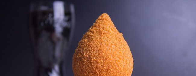 Conheça os principais tipos de coxinha que existem